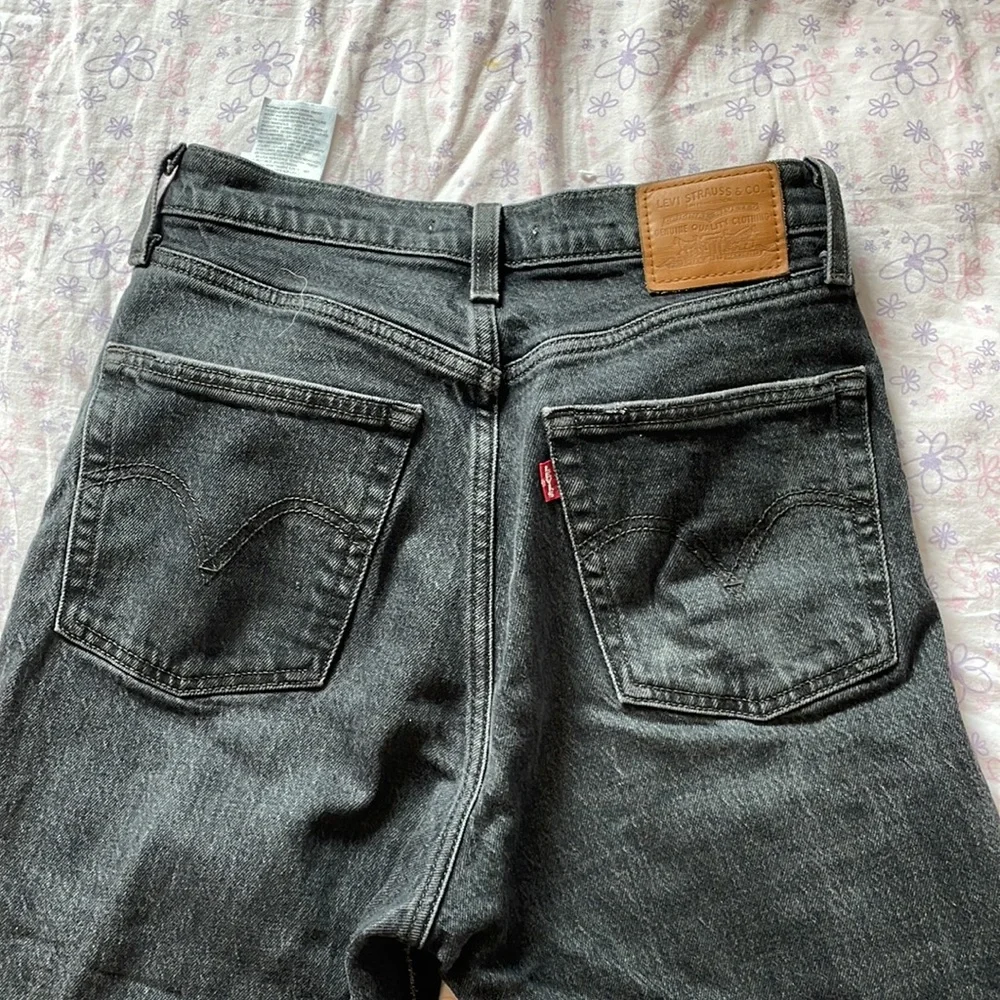Levi’s rib cage straight leg black jeans - Picture 3 of 3